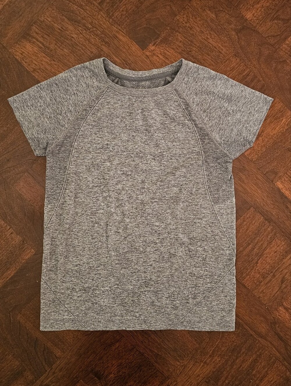 All in Motion Gray Heathered Seamless Activewear Tee Size M (7/8)